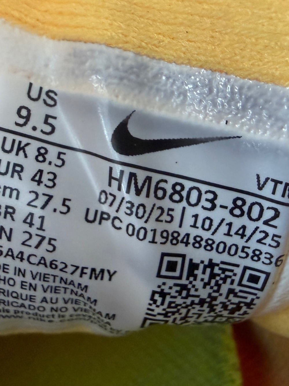 Nike Men’s Volmero 18 Yellow/Purple/Blue Running Shoes size 9.5 - Picture 5 of 7